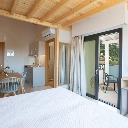 Zisis Suites Nydri  Ngoại thất bức ảnh